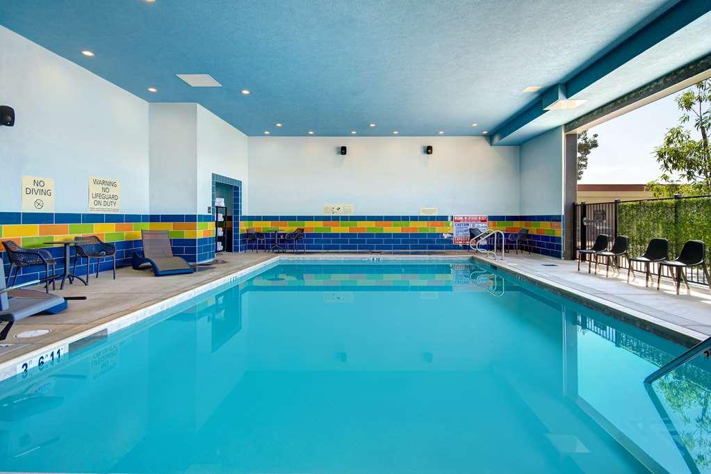 Hampton Inn & Suites Ontario Rancho Cucamonga Létesítmények fotó