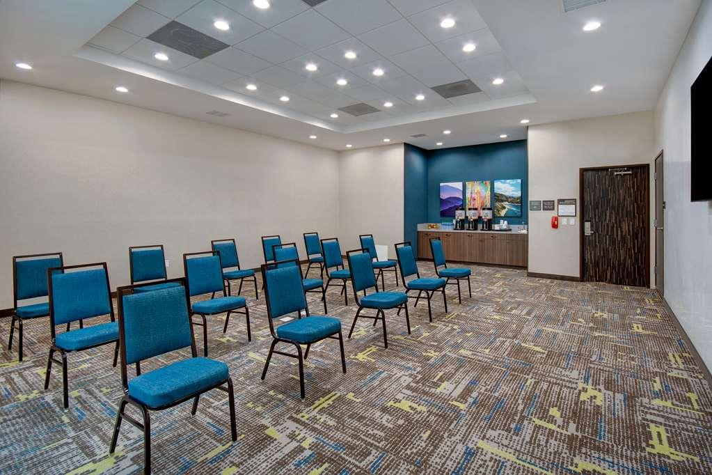 Hampton Inn & Suites Ontario Rancho Cucamonga Létesítmények fotó