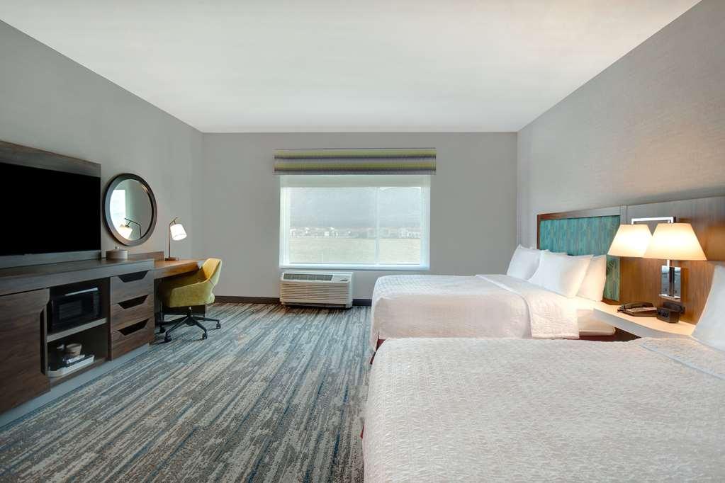 Hampton Inn & Suites Ontario Rancho Cucamonga Szoba fotó